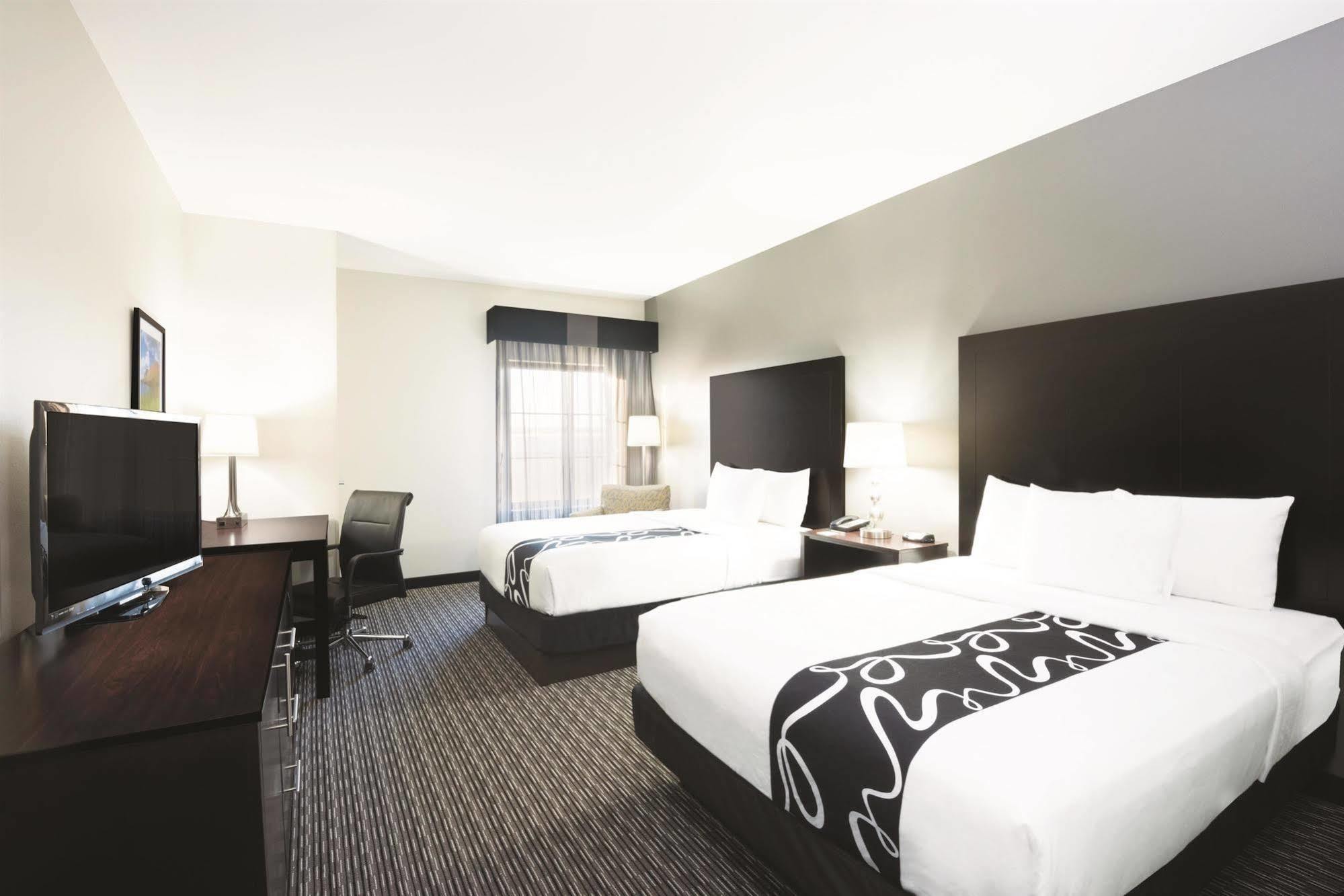 La Quinta By Wyndham Billings Hotel Bagian luar foto